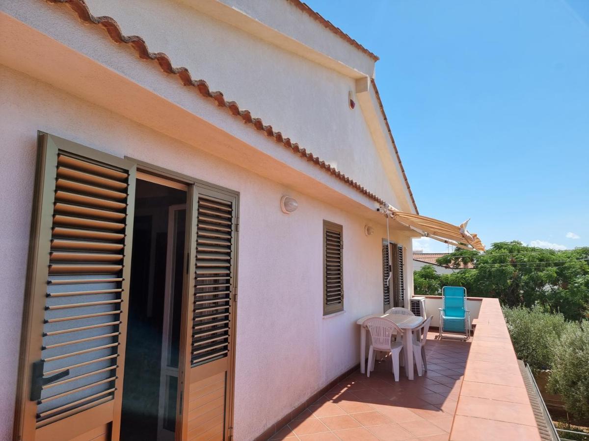 Villa Flora - With Sea View, 2 Minutes Walk To Beach Траппето Экстерьер фото